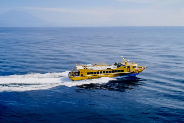 Fast Boat - Golden Queen - 1