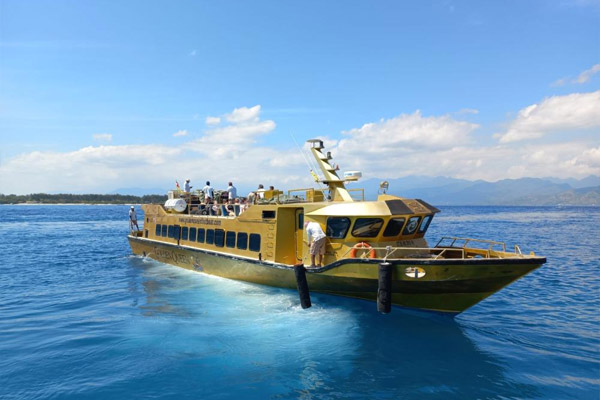 Fast Boat - Golden Queen - 3
